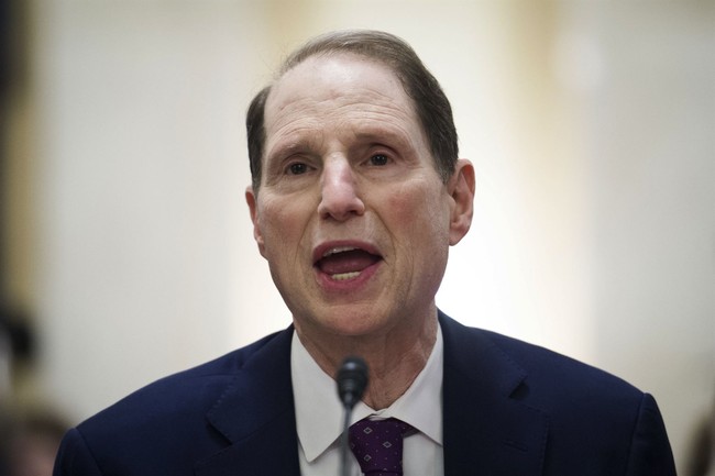 Senator Questions Access at Portland ICE Facility While Violence Continues