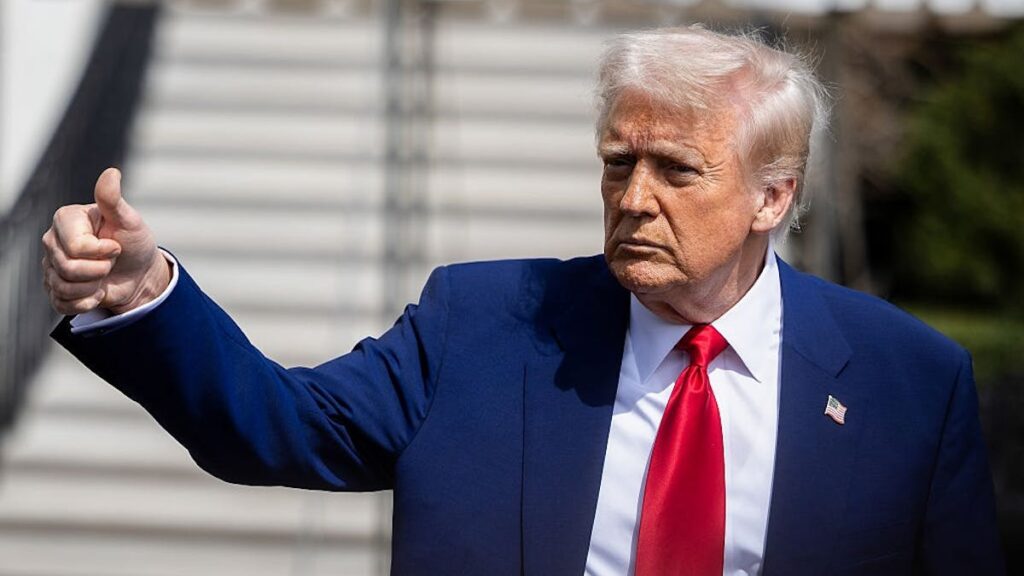 Trump Directs War Secretary to Secure Military Paychecks