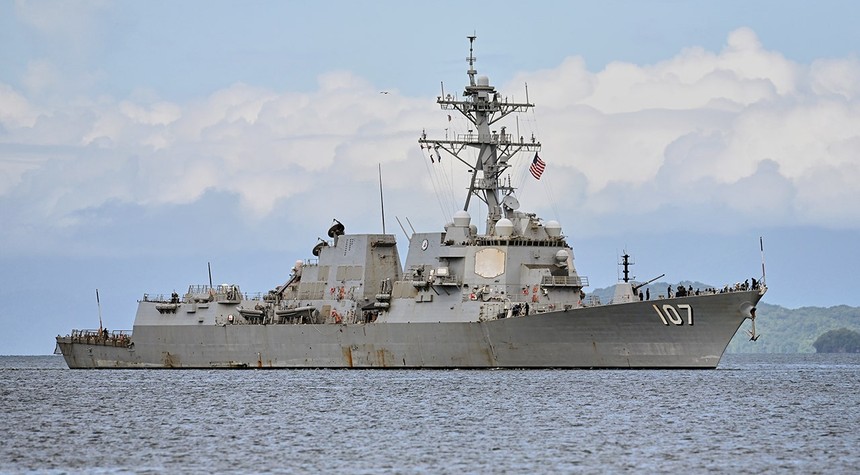 USS Gravely Docks in Trinidad as Trump Escalates Military Pressure on Venezuela