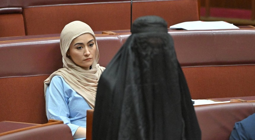 Australian Senator Suspended After Wearing Burqa in Parliament Chamber