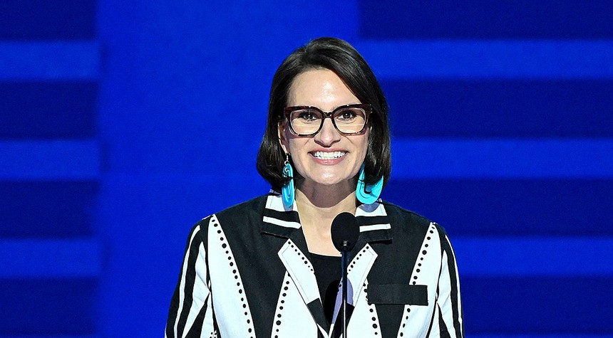 Minnesota Senate Candidate Wears Hijab During Market Visit as Fraud Scandal Engulfs State