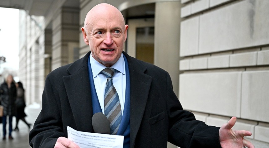 Arizona Senator Takes Pentagon to Court Over Military Pension Dispute