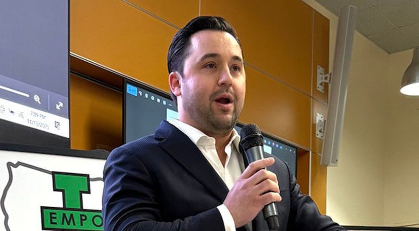 Former Intelligence Officer Challenges Democrat Incumbent in Critical Ohio Race