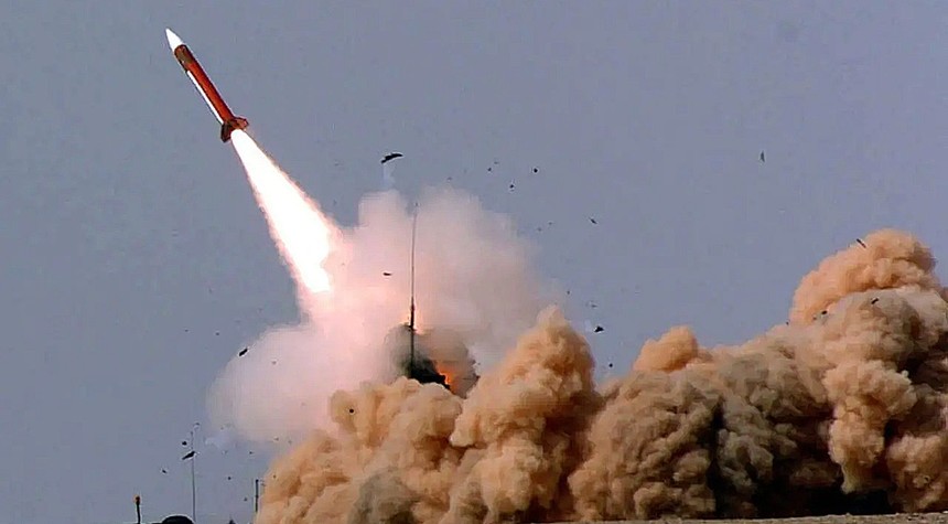 Trump Acknowledges Risk of Prolonged Conflict as Military Strikes Iran