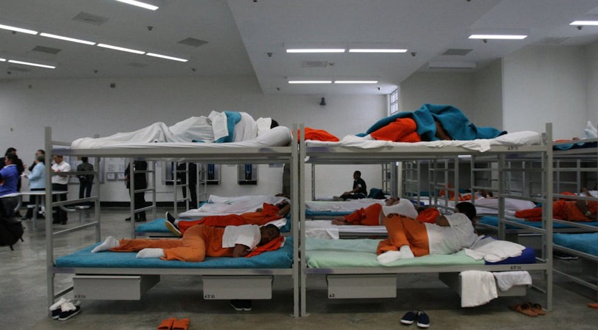 Illegal Immigrants Exploit Legal Loophole to Escape Detention Under Trump