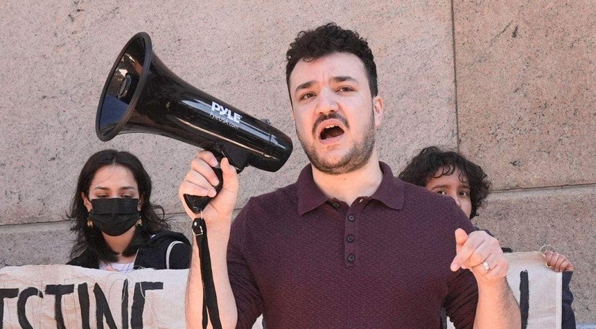 New York City Mayor Defends Anti-Israel Activist Facing Federal Deportation Order